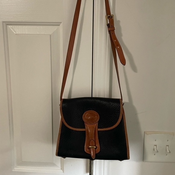 Dooney & Bourke Handbags - DOONEY & BOURKE
Vintage Pebbled Leather Flap Shoulder Handbag